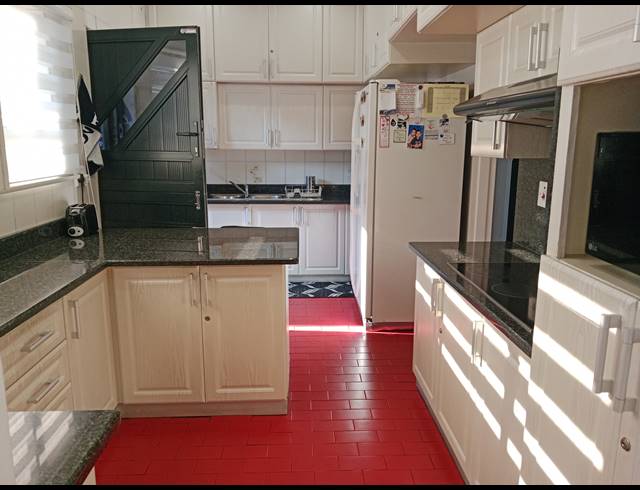 3 BEDROOM FREEHOLD FOR SALE IN BELFORT ESTATE
